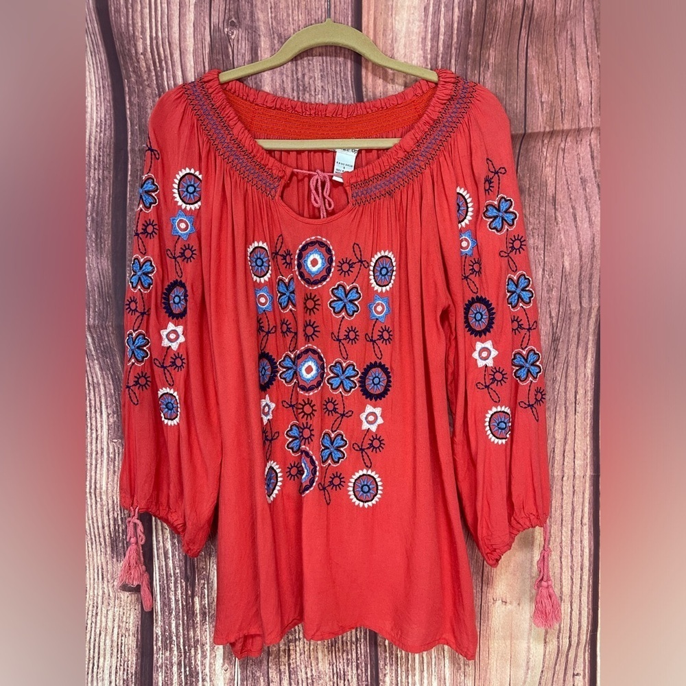 Cute option boho hippie floral embroidered key hole tassels women’s blouse S